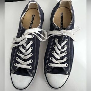 Converse Chuck Taylor All Star Size 7 (womens 9) Navy great condition